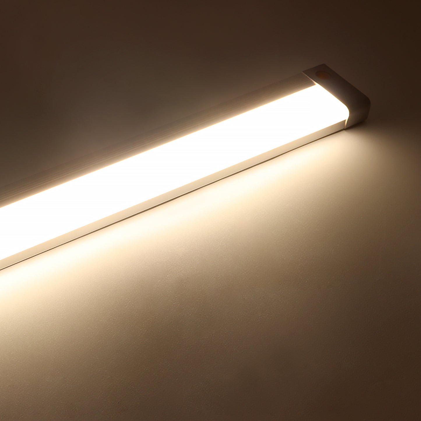 DA LIGHT LED Unterbauleuchte Küche mit Sensor – 57cm Schrankbeleuchtung Berührungslos – 4000K Neutralweiß 8W 620lm – 26V Niederspannung Küchenlampe für Arbeitsplatte & Vitrine, 1,5m Kabel